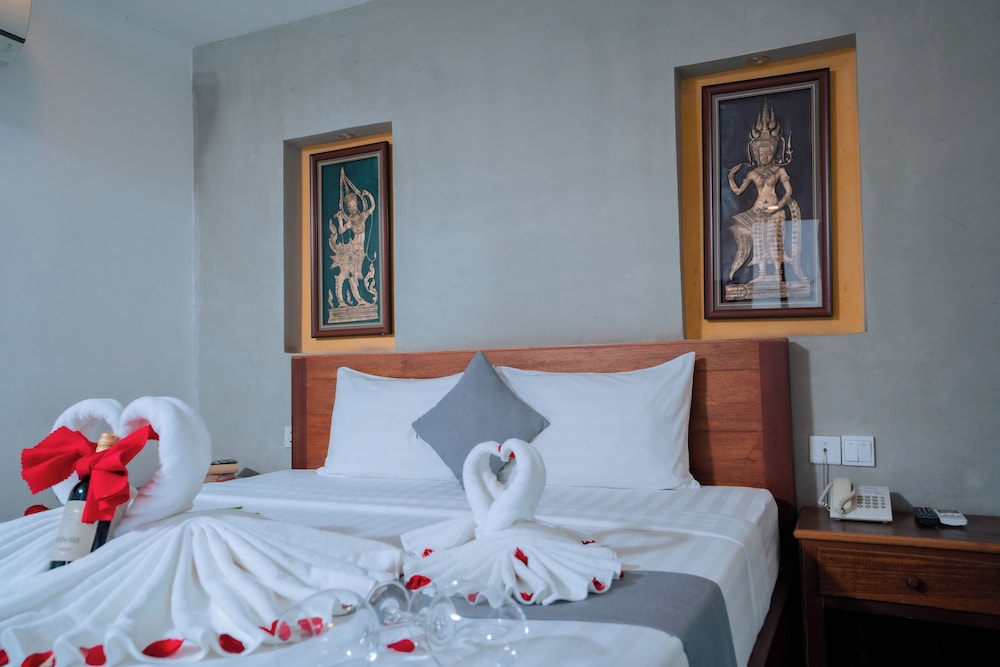 Deluxe Double Room, 1 King Bed photo 3