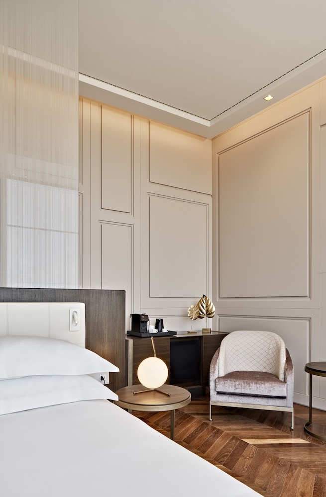 Junior Suite, 1 King Bed, Sea View (Mbriana)
