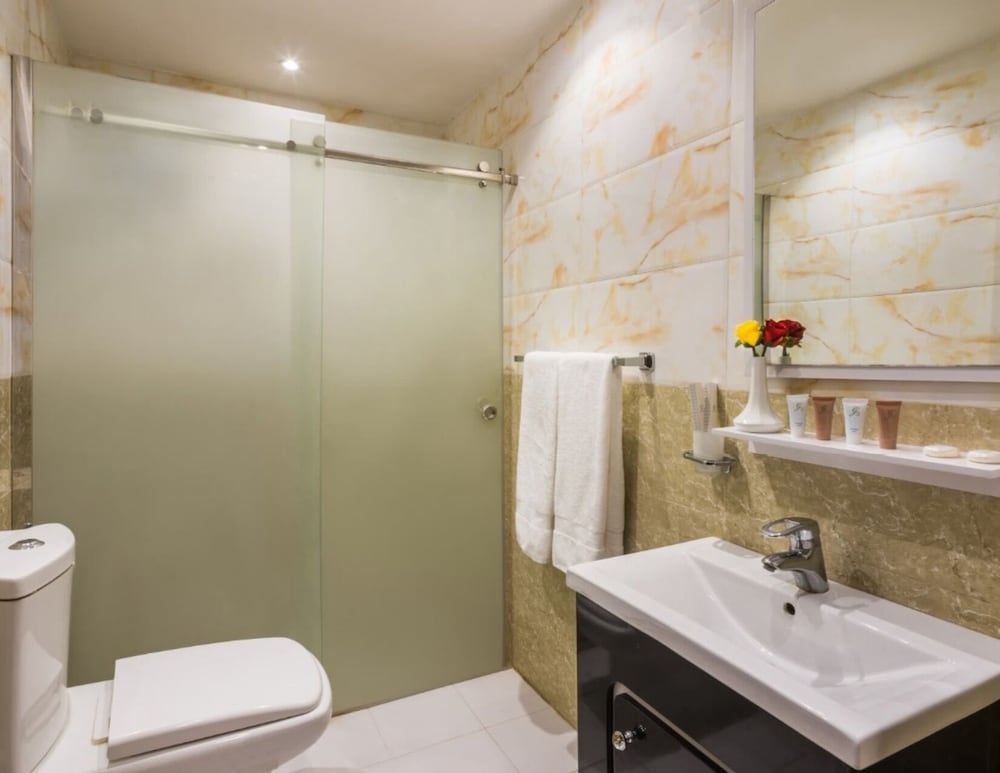 Deluxe Double Room - Photo 6