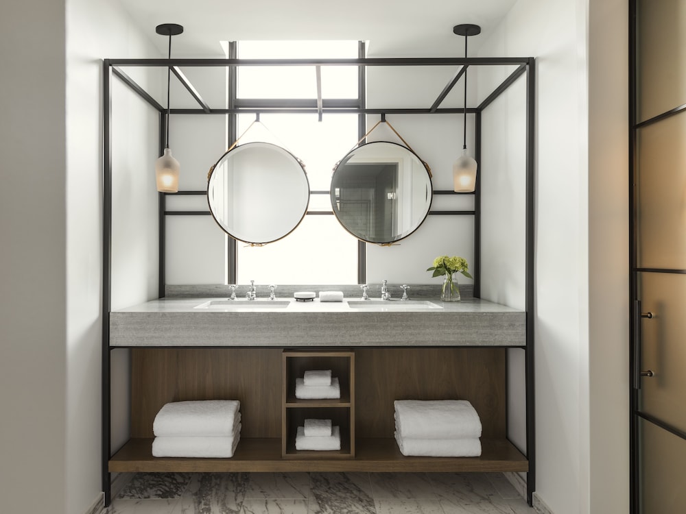 Suite, 1 King Bed (Spa) thumbnail 6