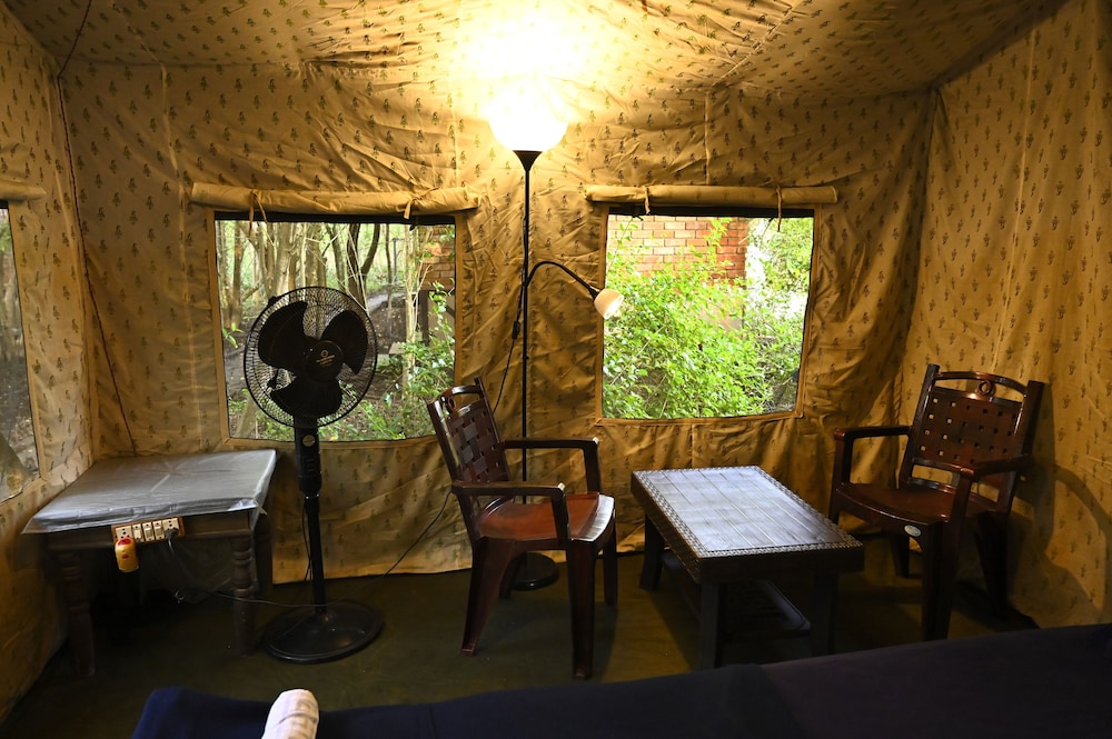 Premium Tent photo 2