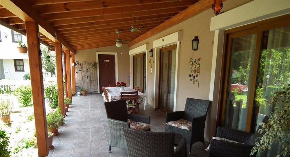 Villa photo 3