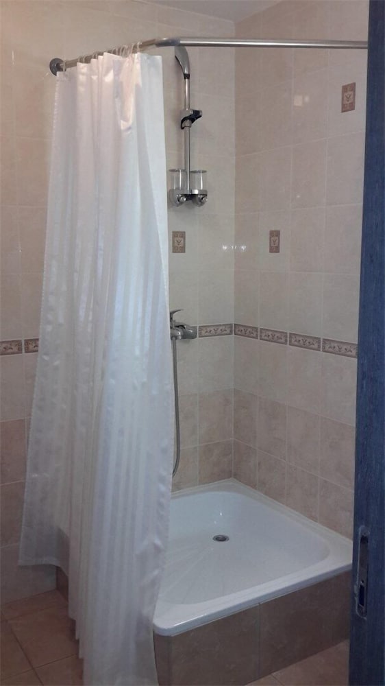 Standard Twin Room, Shared Bathroom photo 3