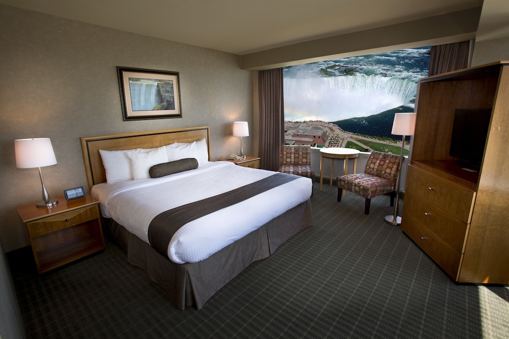Tower Room Premium Falls View King Jacuzzi Suite