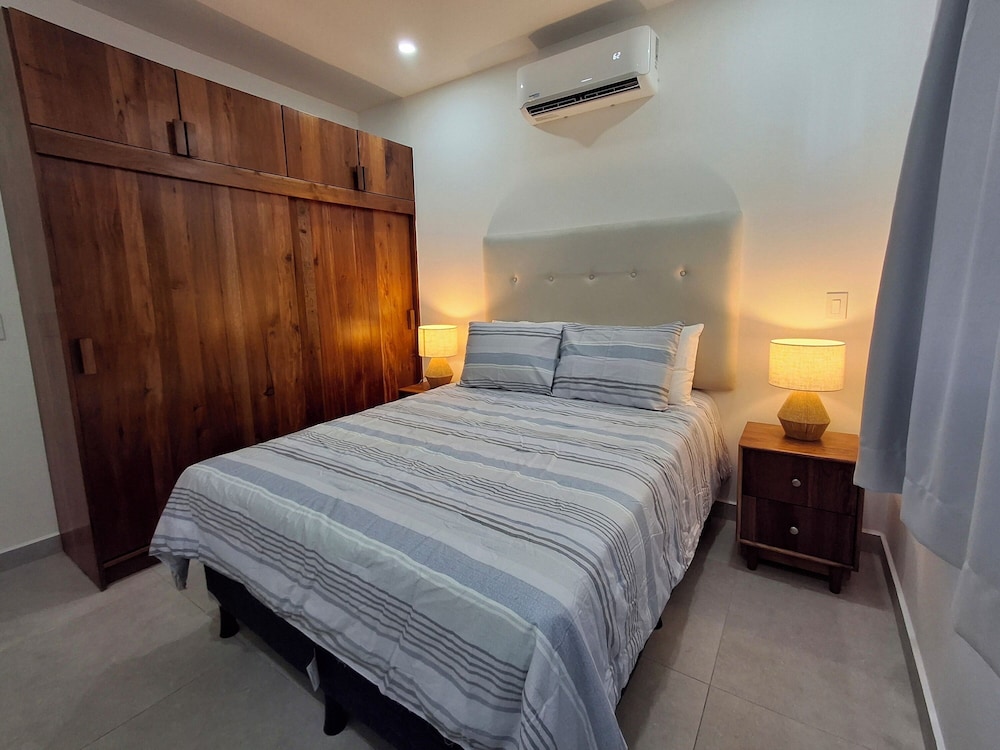 Family House, 2 Bedrooms, Patio, Ocean View photo 2