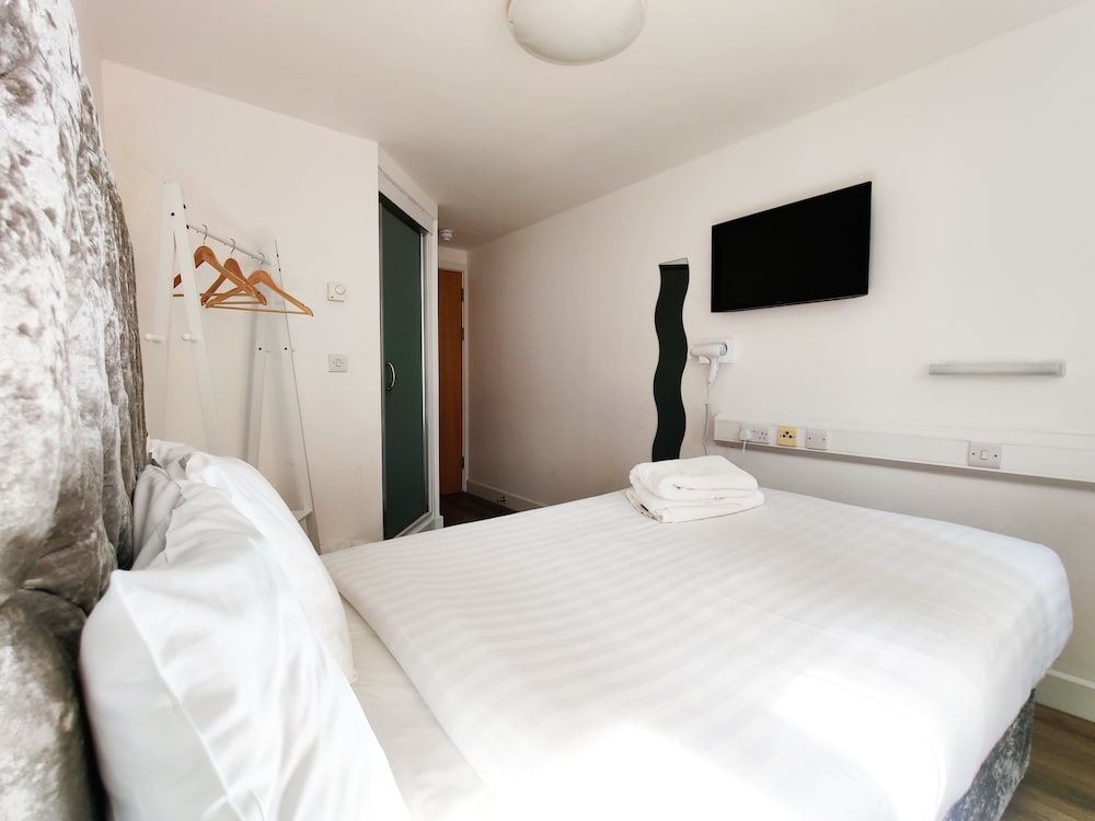 Standard Double Room, 1 Double Bed, Non Smoking, Ensuite photo 3