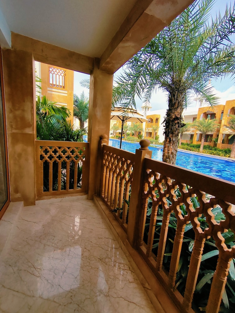 Premium King First Floor Pool Facing - Photo 8