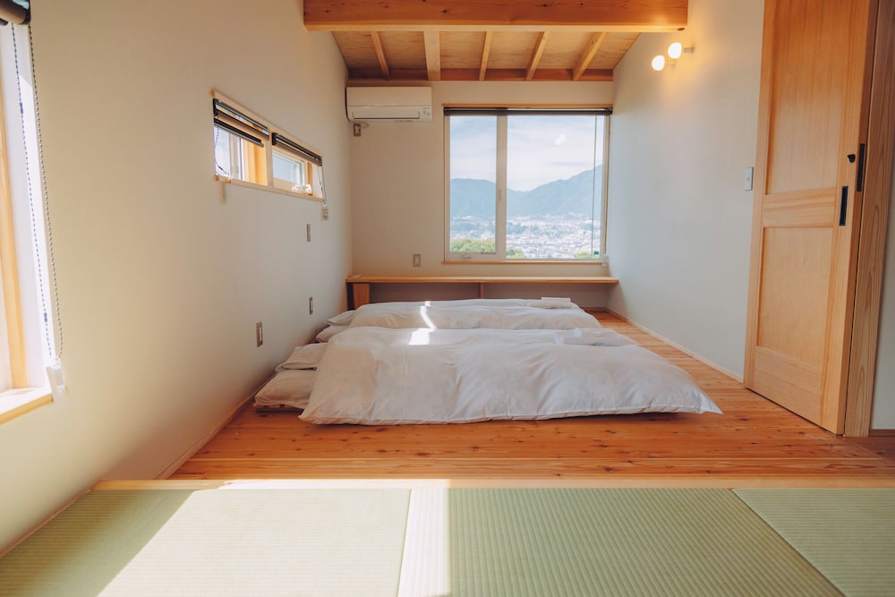 Standard Quadruple Room, Mountain View