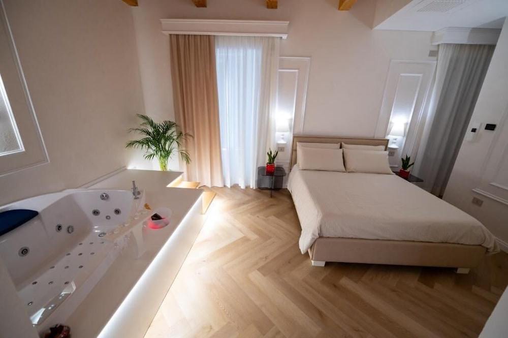 Superior Room, Balcony, City View