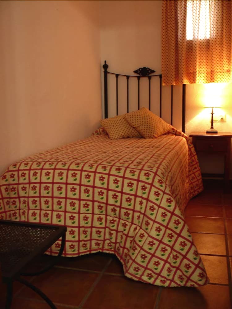 Casa, 2 habitaciones, vista a la montaña (Zahareña)