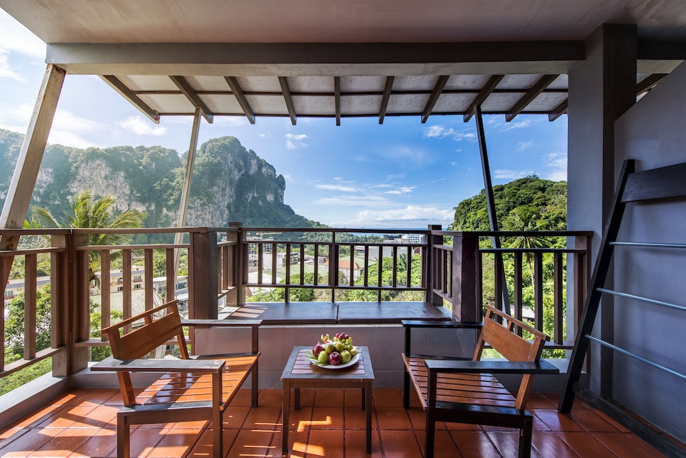 Deluxe Room, Sea View - Photo 9