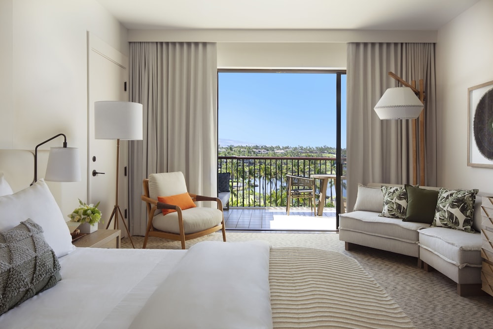 Room, 1 King Bed, Hearing Accessible, Oceanfront