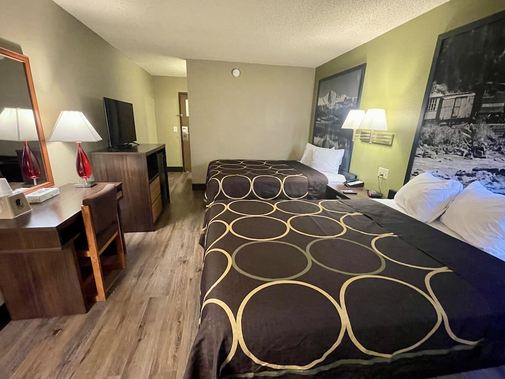Standard Room, 2 Double Beds - Photo 1