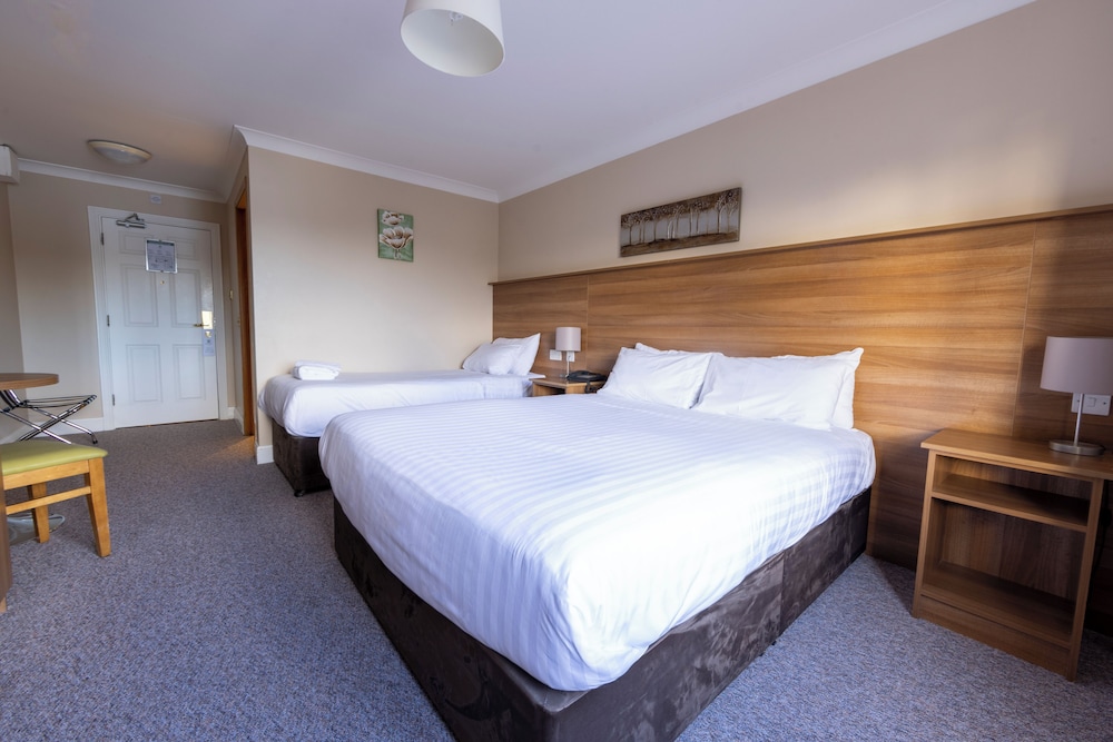 Double and Single Bed Room with River View photo 1