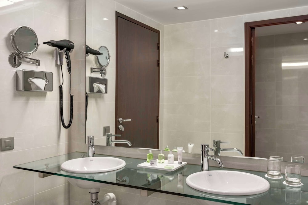Junior Suite (Extra Bed 2 adults + 2 children) - Photo 9