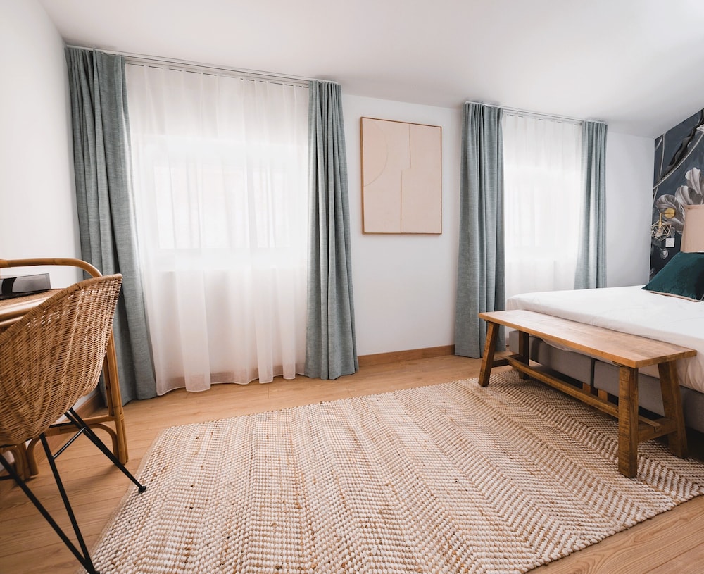 Double Room, Private Bathroom - Photo 2