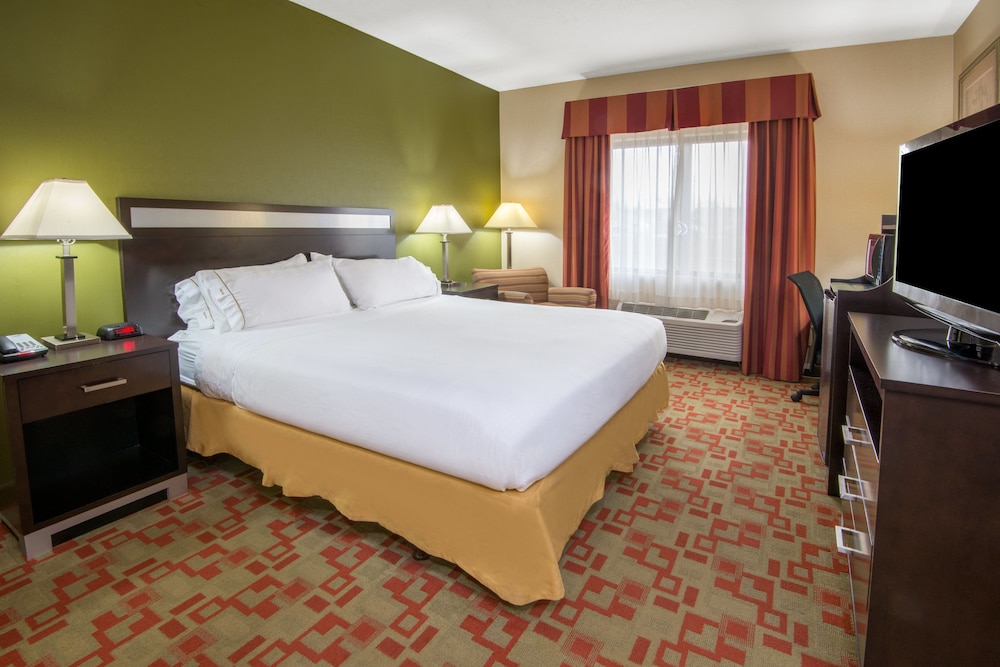 Standard Room, 1 King Bed - Photo 5