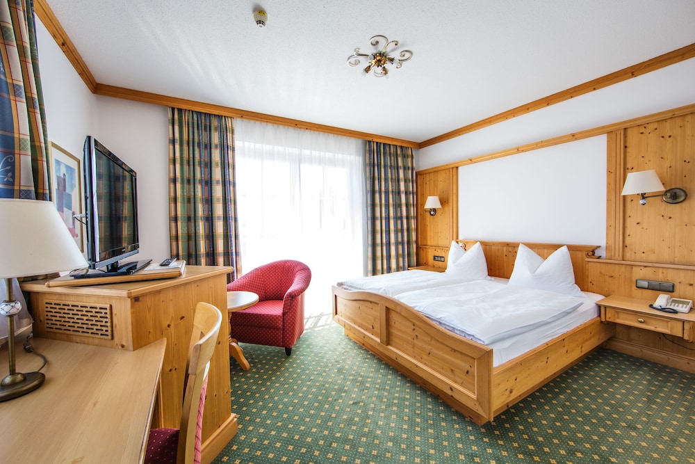 Comfort Double Room Single Use, Balcony, Garden View photo 2