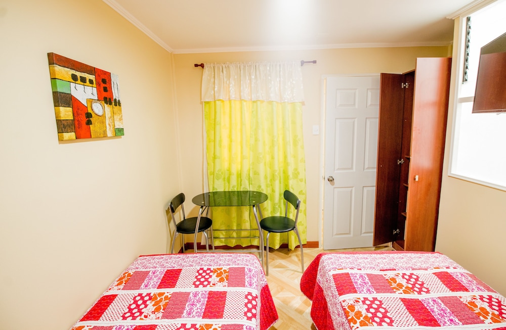 Standard Double Room, 2 Twin Beds, Shared Bathroom photo 3