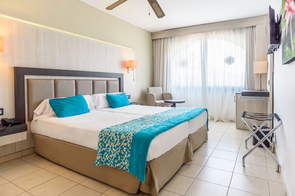 Basic Double Room (2 adults)