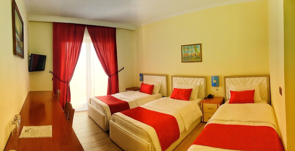 Economy Triple Room, City View