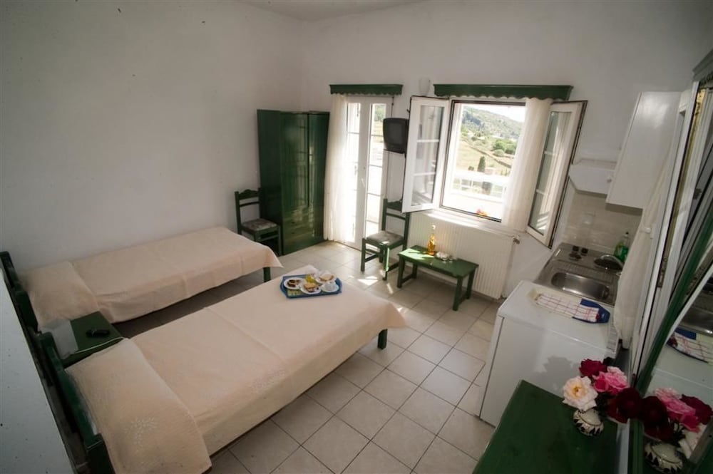 Quadruple Room photo 2