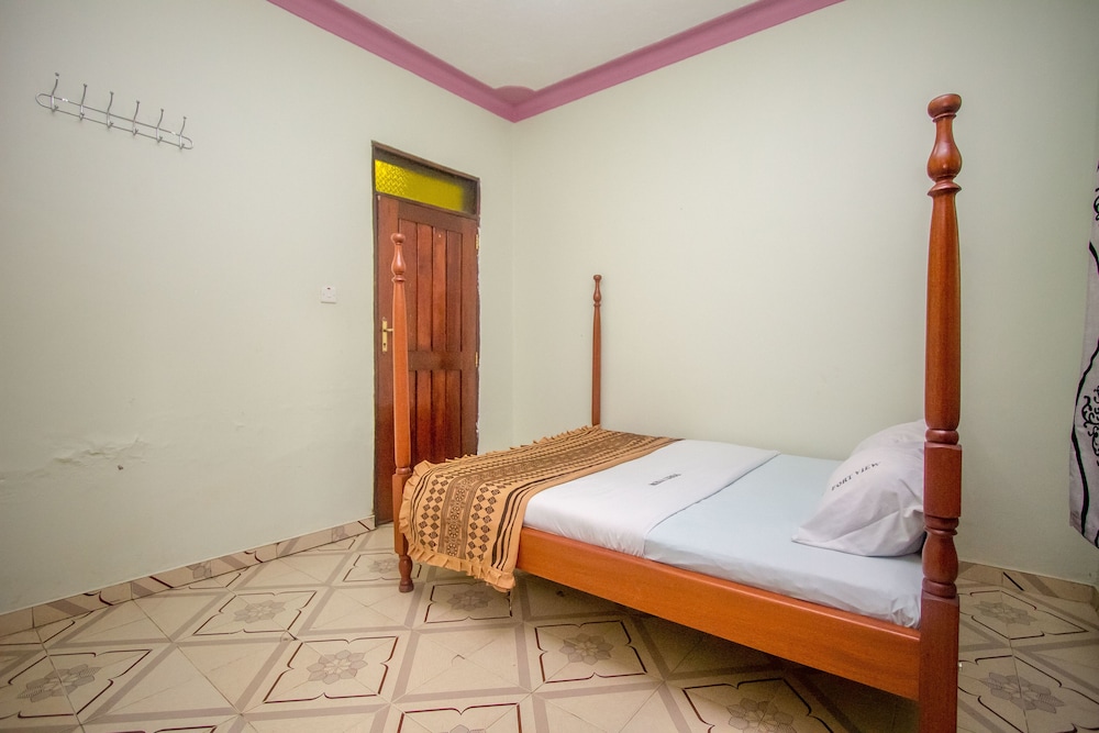 Economy Double Room photo 1