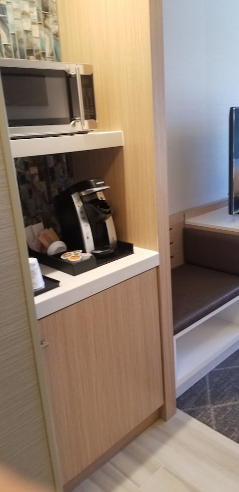 Room, 2 Queen Beds, Accessible (Hearing) - Photo 8