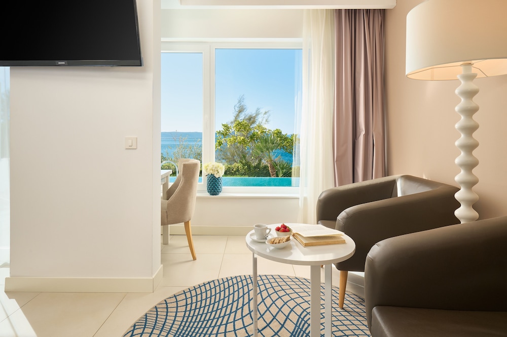 Junior Suite, Sea View (Swim-up)