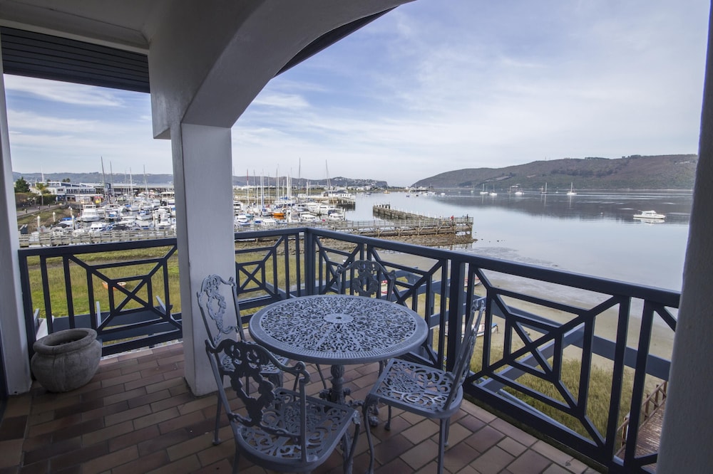 Self Catering Apartment - Top Fl. photo 3