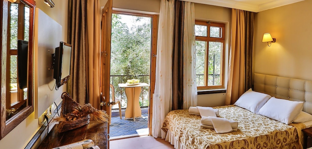 Double Room, Partial Sea View