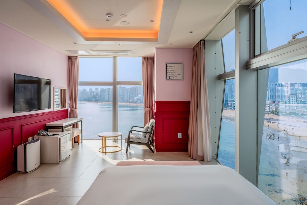 Premium Room, Sea View - Photo 3