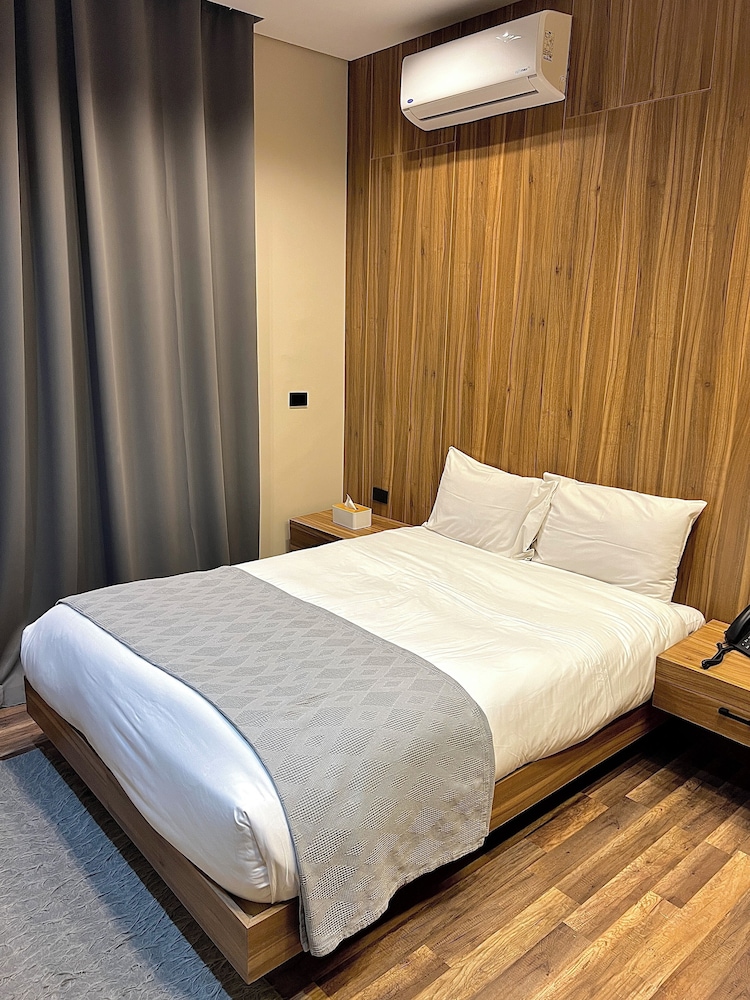 Signature Room photo 1