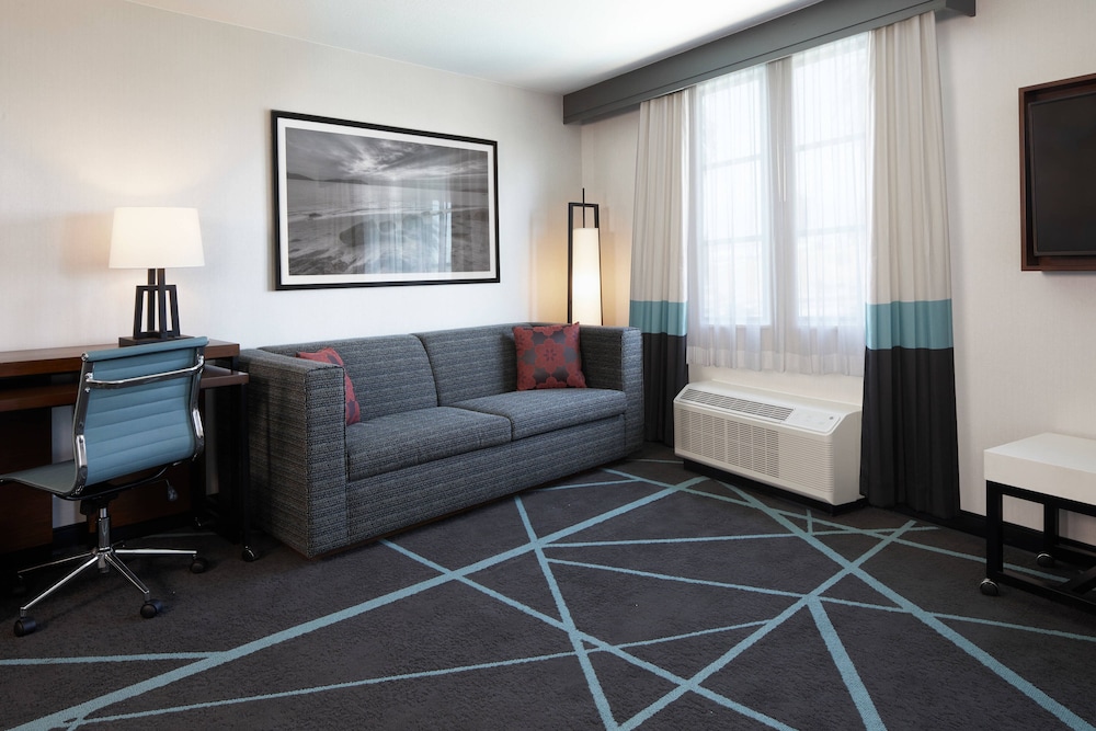 Executive Suite, 1 Bedroom (Mobility Accessible, Tub) photo 2
