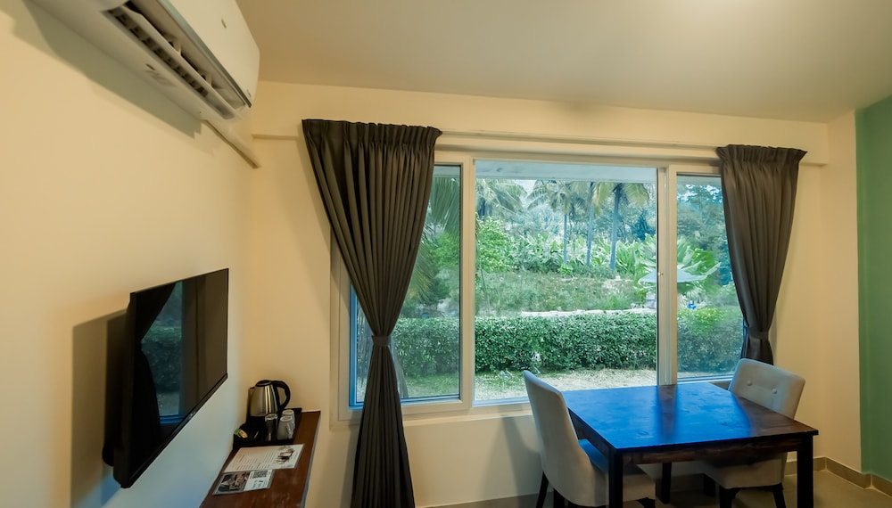 Grand Room, Garden View photo 2