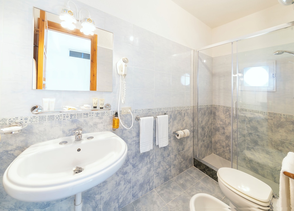 Junior Suite, Terrace, Partial Sea View - Photo 2