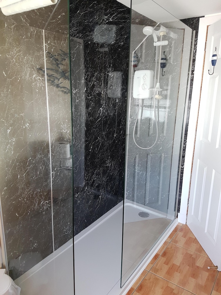 Standard Double Room, Private Bathroom (Breakfast Included) photo 3