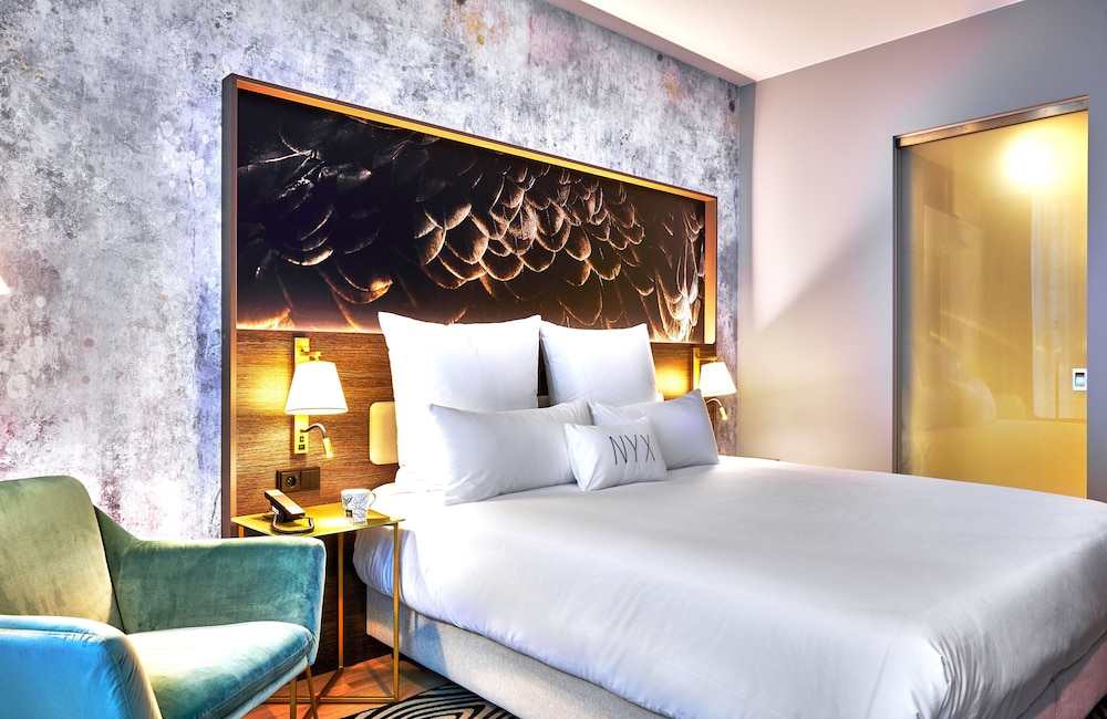 Comfort Room (Down To Earth)