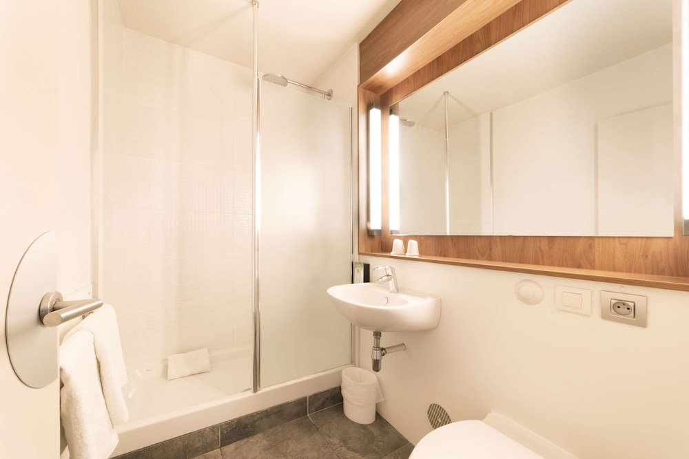 Standard Room, 2 Twin Beds (Junior Bed up to 10 years) photo 3