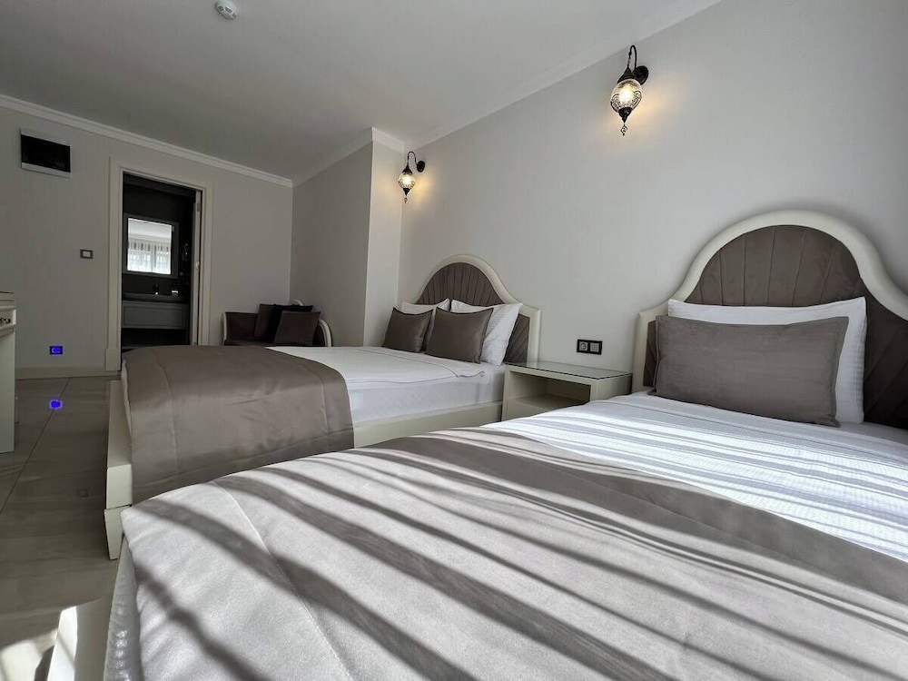 Superior Triple Room, Garden View