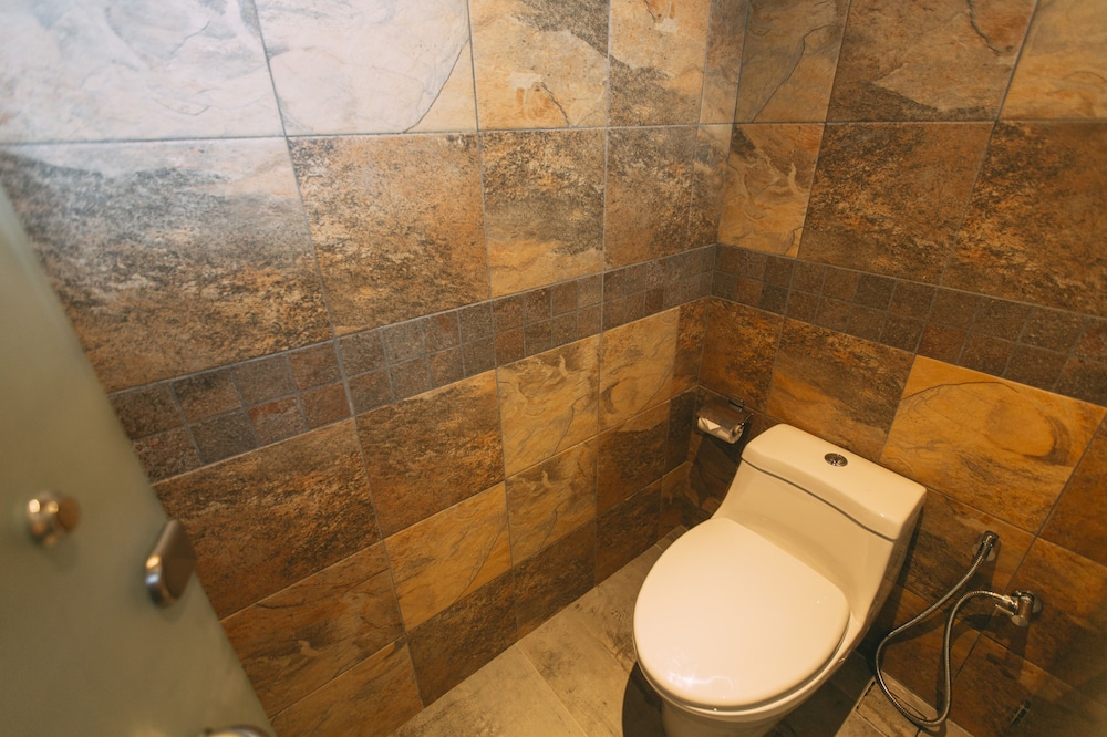 Water Chalet King photo 3