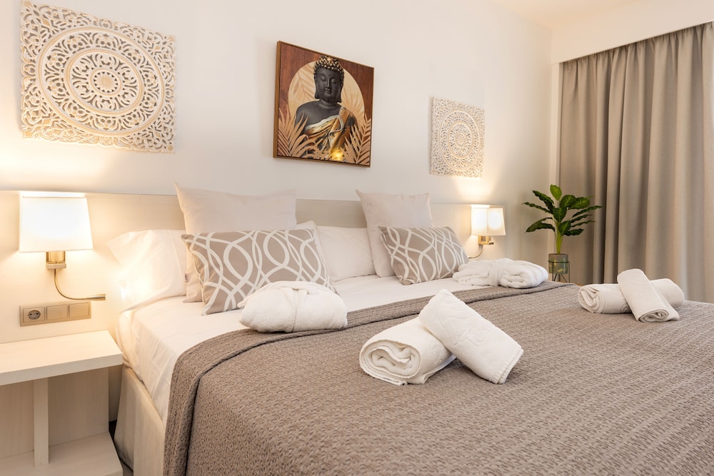 Deluxe Double Room, Balcony - Photo 6
