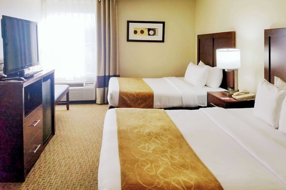 Suite, Multiple Beds, Non Smoking - Photo 1