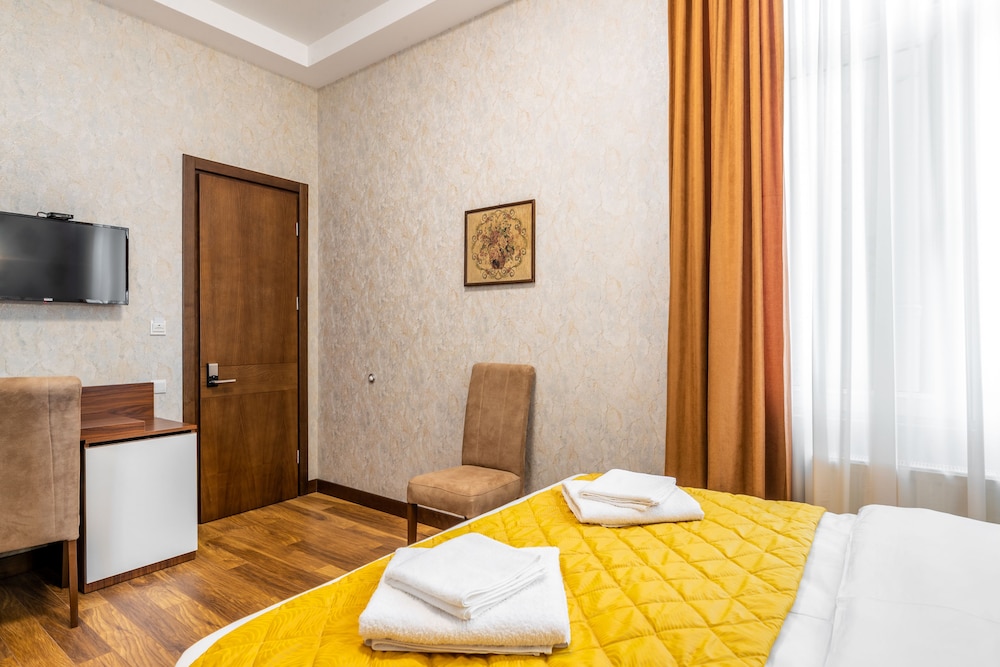 Standard Double Room - Photo 2