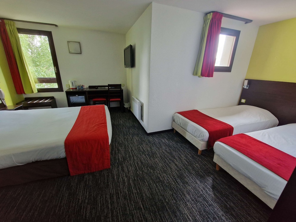 Standard Room, Multiple Beds photo 1