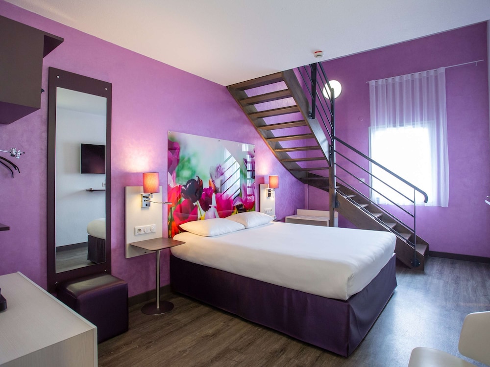 Standard Suite, Multiple Beds - Photo 10