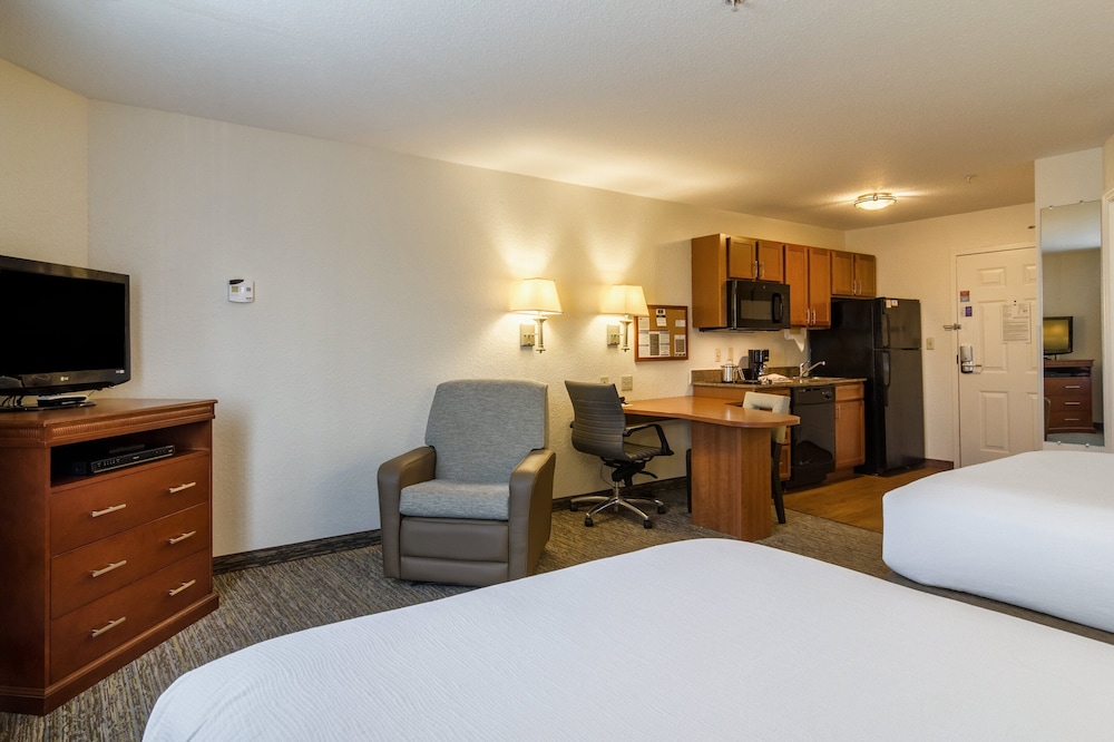 Studio Suite, 2 Double Beds, Kitchen - Photo 6