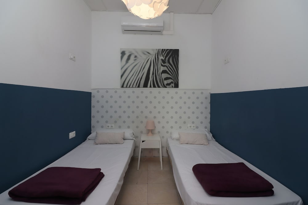Small Double Room, Shared Bathroom