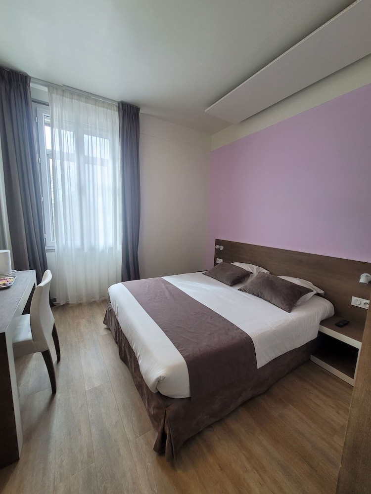 Standard Room, 1 Double Bed - Photo 17