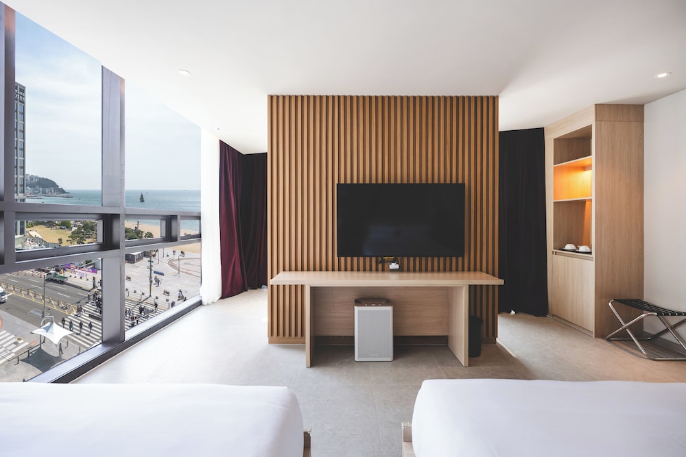 Superior Suite - Twin Beds photo 2